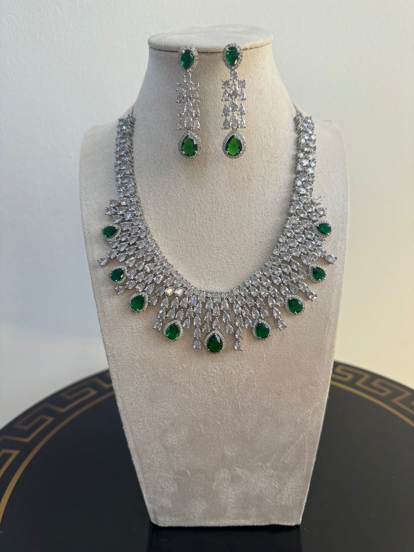 Emerald Designer Necklace Set